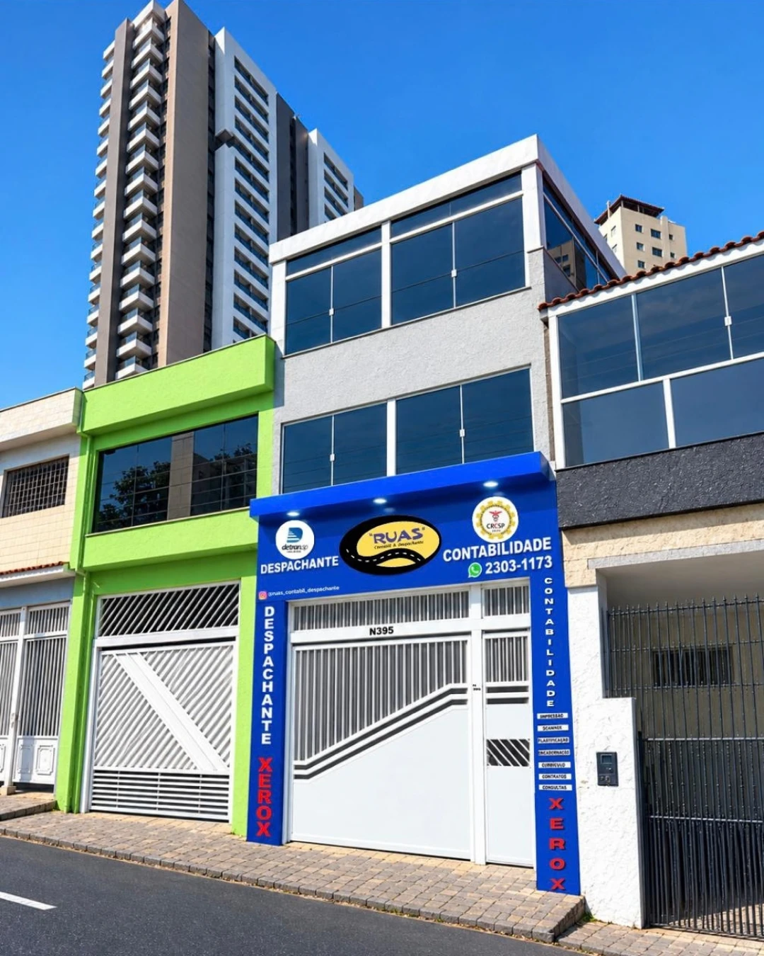 Fachada e placa da "Ruas" Contábil & Despachante, em Guarulhos - Centro